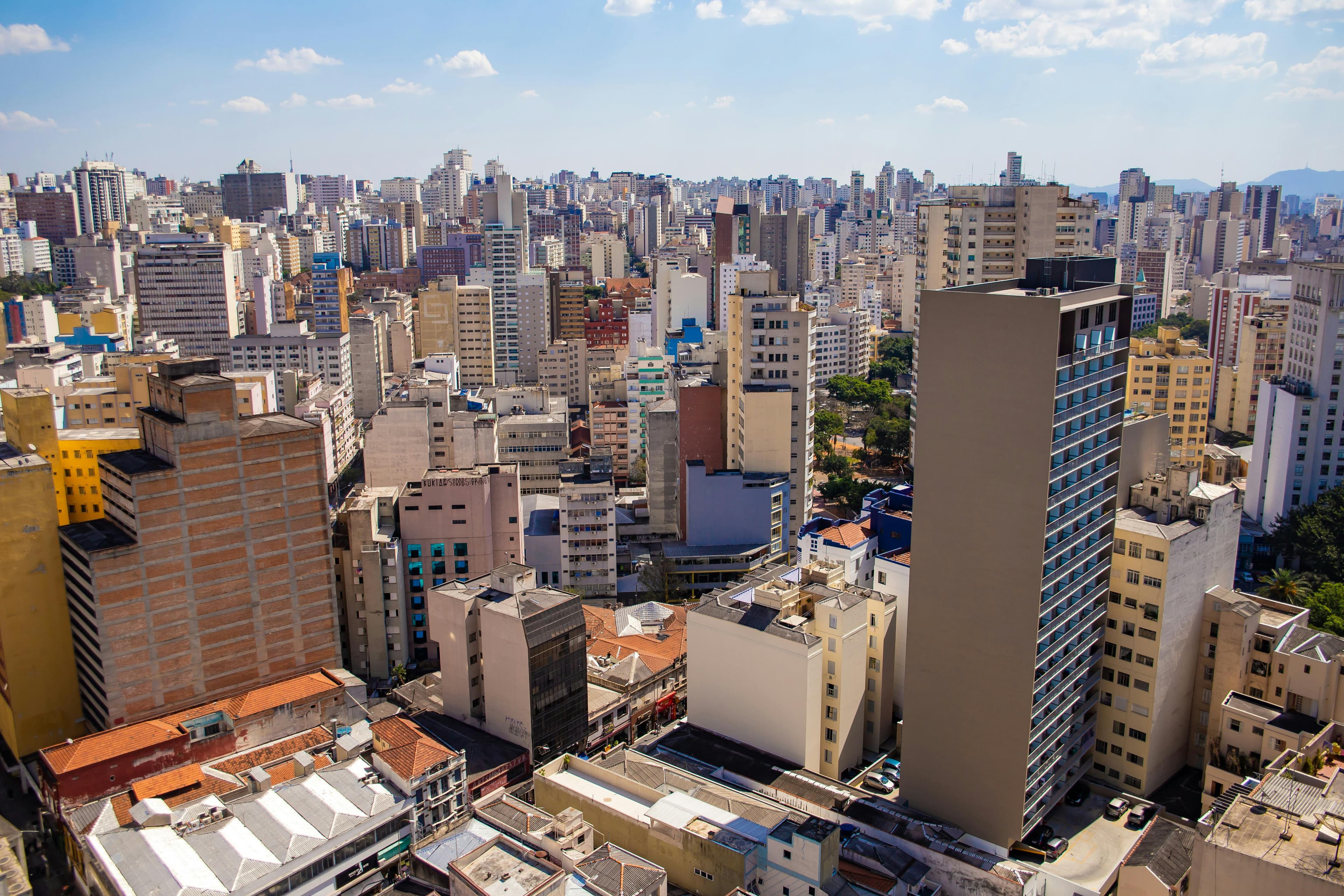 A photo of buildings in São Paulo taken from high in the air.